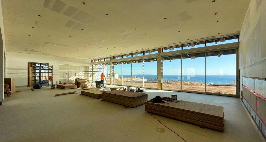 #We are starting to look like a home, with a view of course. The Case is coming soon… #malibu