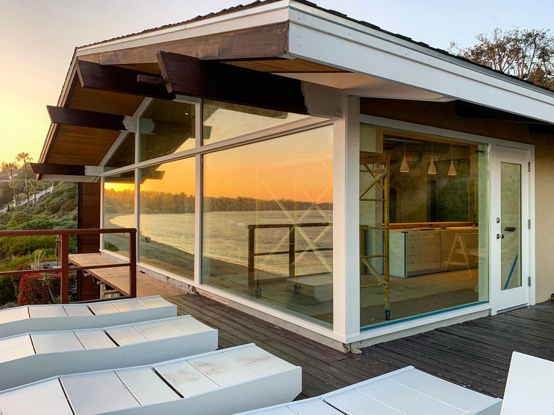 It might not look like much but it is….. this is the best Little beach house on the best Little beach. #luxurylisting #luxuryrealestate #luxuryproperties #luxuryhomemagazine #luxuryhomesforsale #realestate #investment #midcenturymodern #dreamhome #curbappeal #oceanview #milliondollarlisting #Malibu
 #malibulife #oceanviews #oceanfrontliving #Beachhomes #oceanfront #resortliving